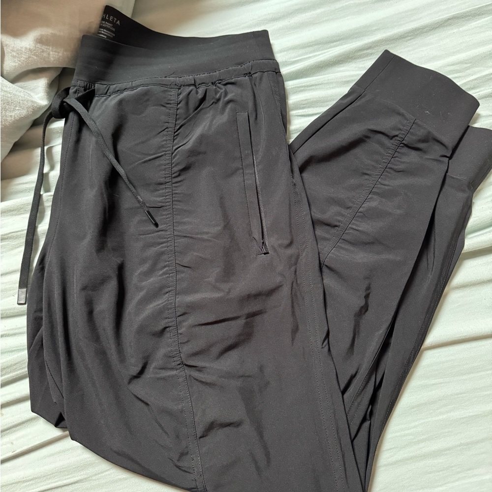 Black attitude jogger